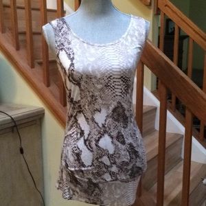 TAHARI blouse , size M, snake , new ,